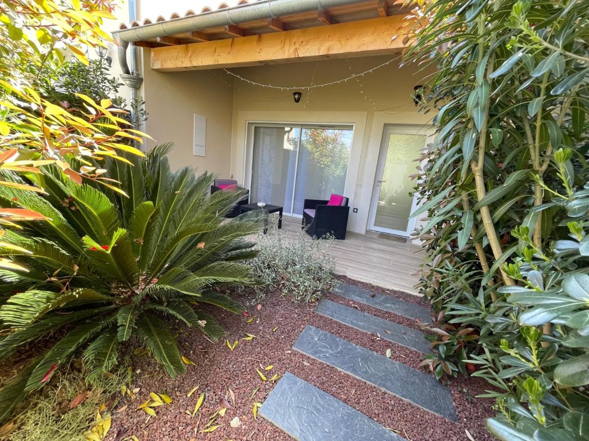 Les Jardins Du Castelas - Piscines, Jardins Et Spas Privatifs Uchaux ภายนอก รูปภาพ