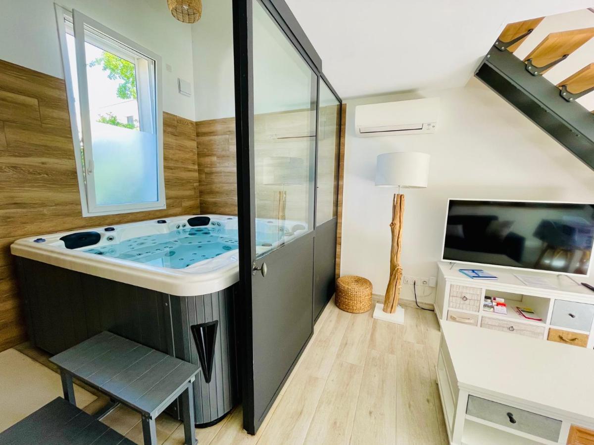 Les Jardins Du Castelas - Piscines, Jardins Et Spas Privatifs Uchaux ภายนอก รูปภาพ