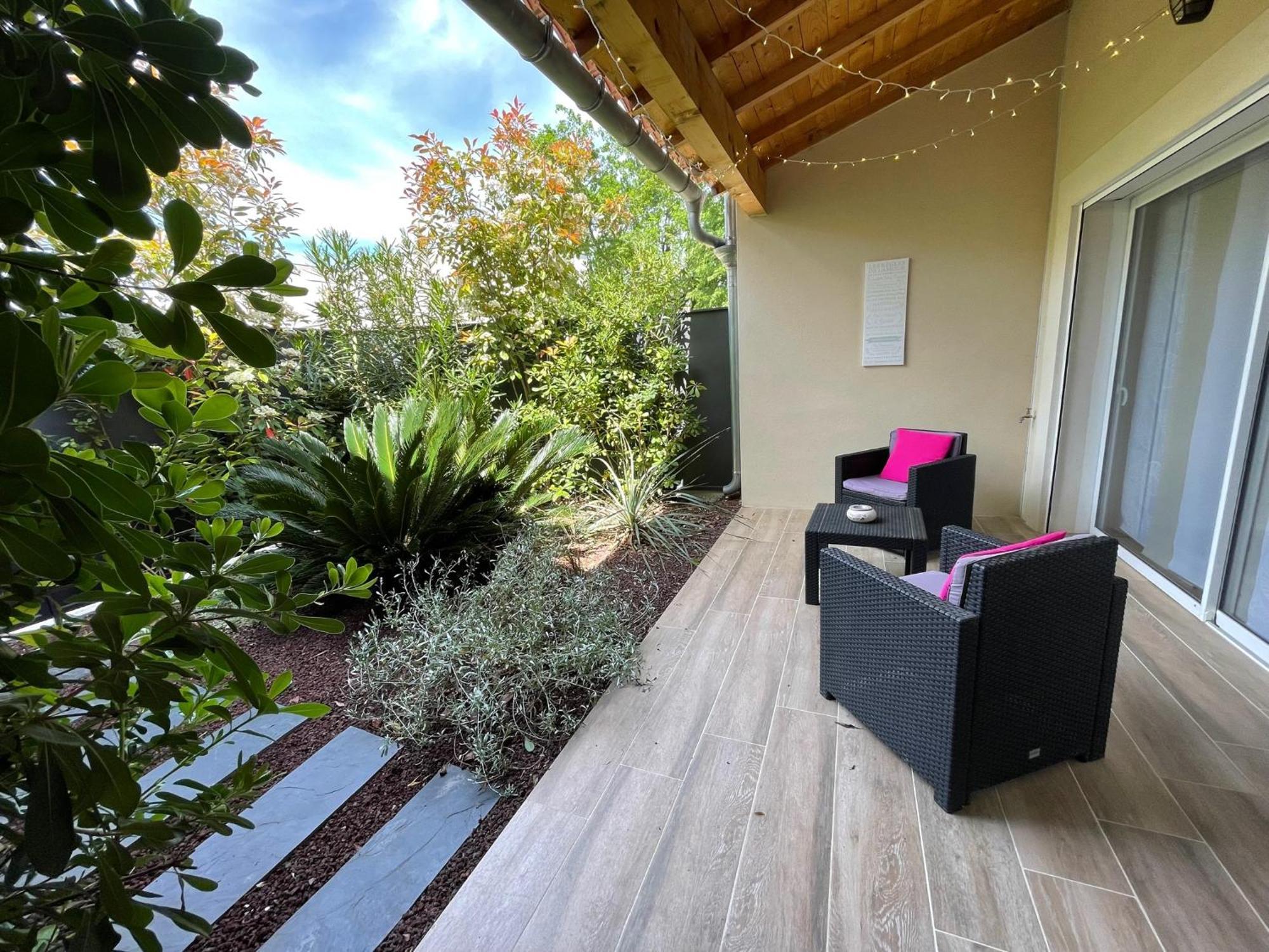 Les Jardins Du Castelas - Piscines, Jardins Et Spas Privatifs Uchaux ห้อง รูปภาพ