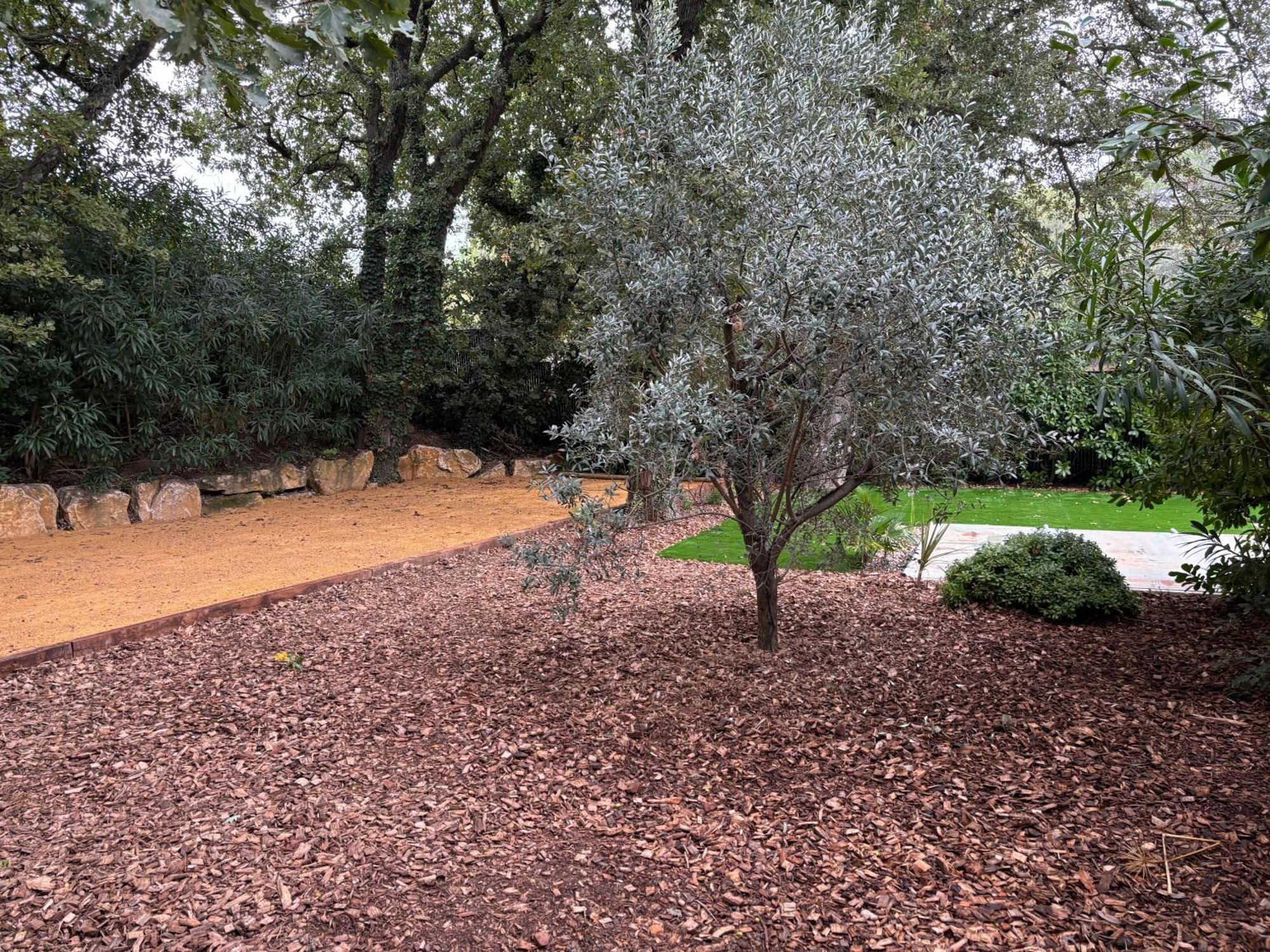 Les Jardins Du Castelas - Piscines, Jardins Et Spas Privatifs Uchaux ภายนอก รูปภาพ