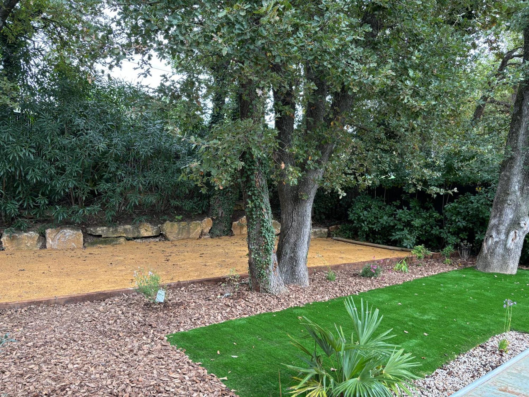 Les Jardins Du Castelas - Piscines, Jardins Et Spas Privatifs Uchaux ภายนอก รูปภาพ