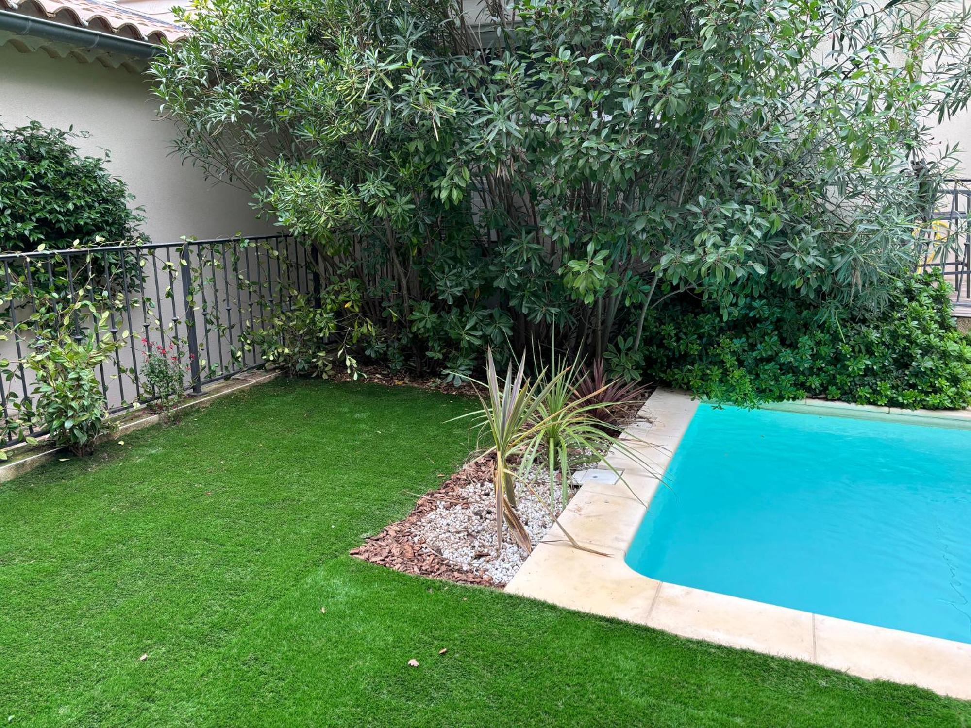 Les Jardins Du Castelas - Piscines, Jardins Et Spas Privatifs Uchaux ภายนอก รูปภาพ