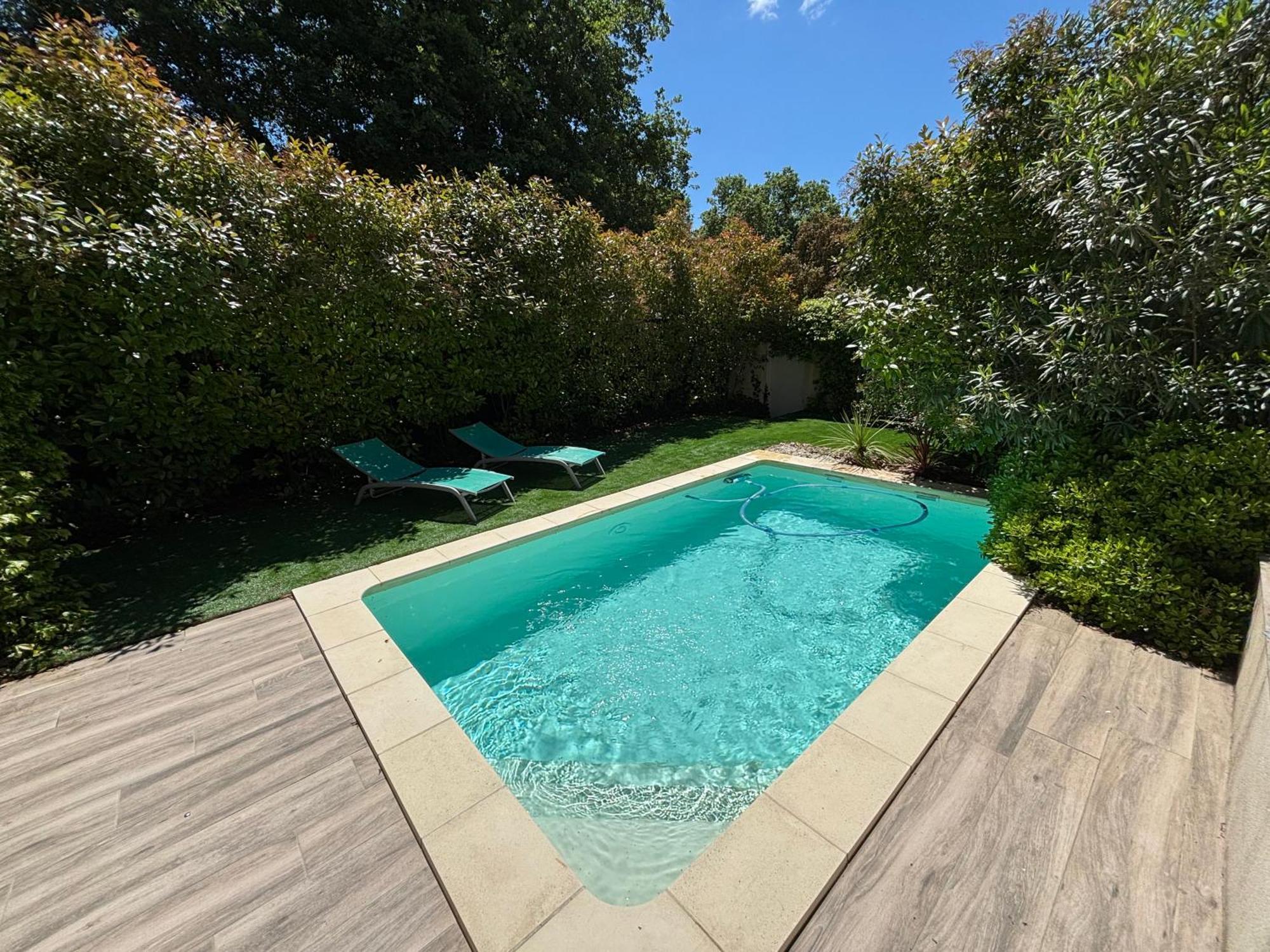 Les Jardins Du Castelas - Piscines, Jardins Et Spas Privatifs Uchaux ภายนอก รูปภาพ