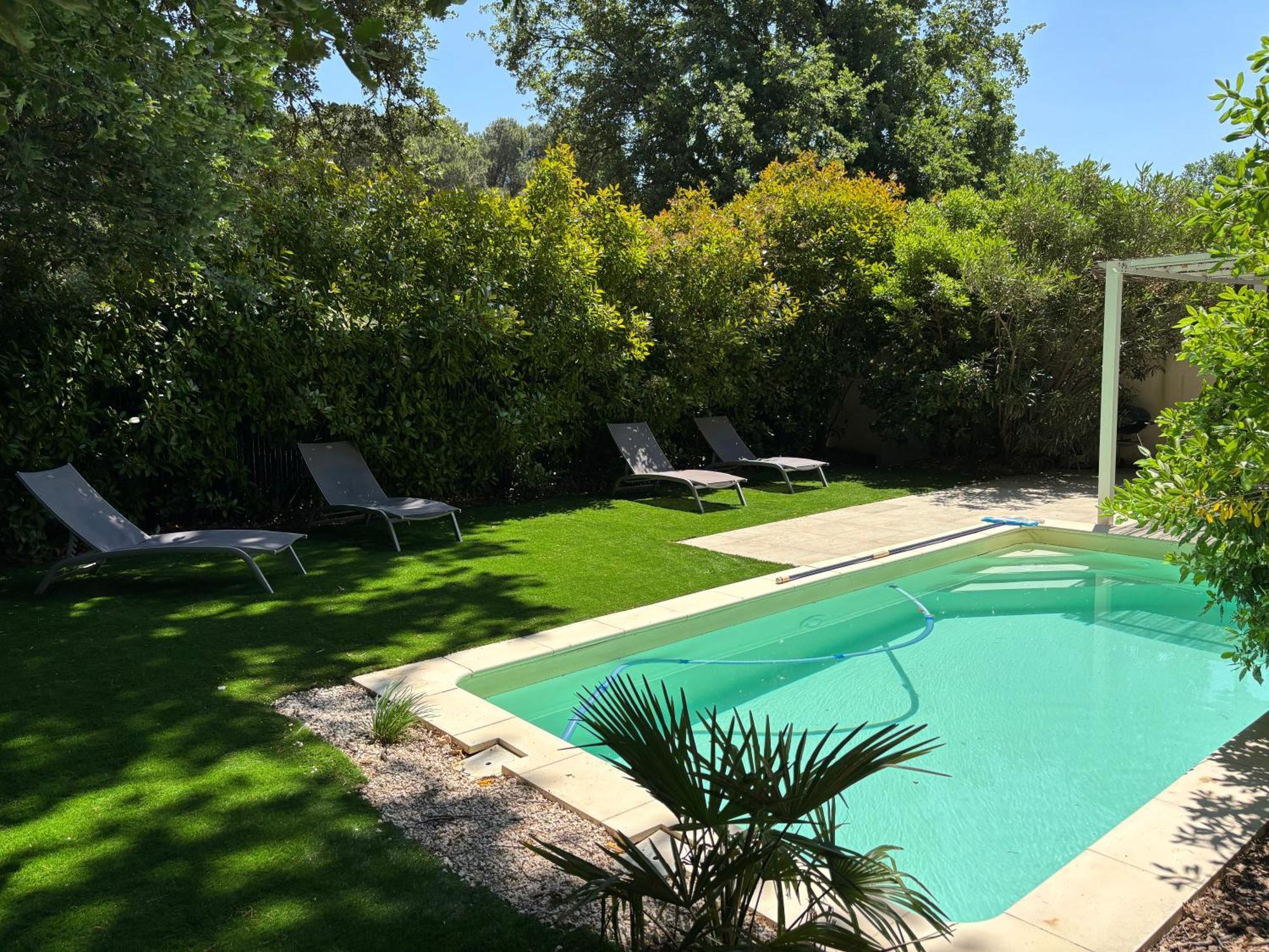 Les Jardins Du Castelas - Piscines, Jardins Et Spas Privatifs Uchaux ภายนอก รูปภาพ