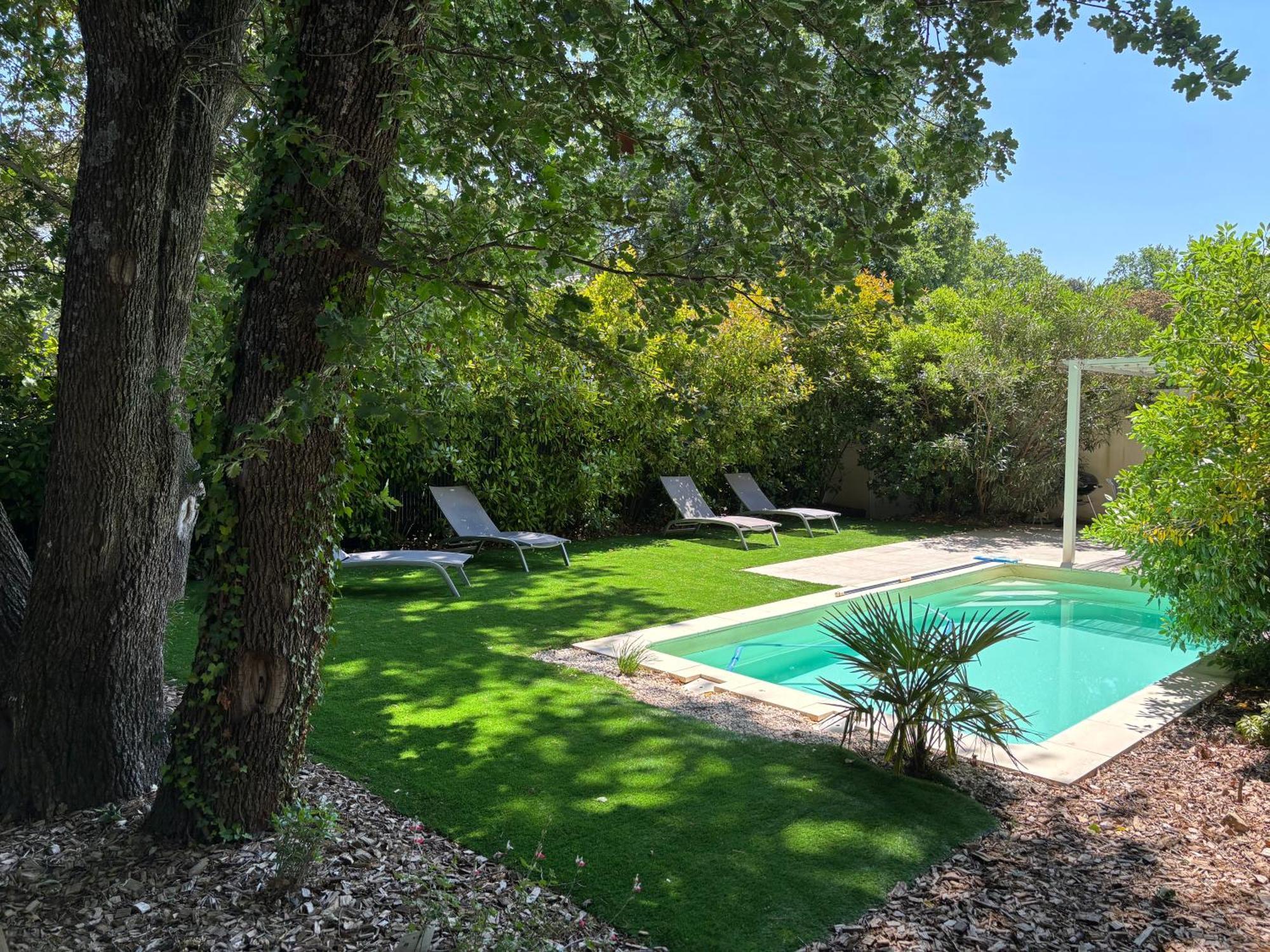 Les Jardins Du Castelas - Piscines, Jardins Et Spas Privatifs Uchaux ภายนอก รูปภาพ