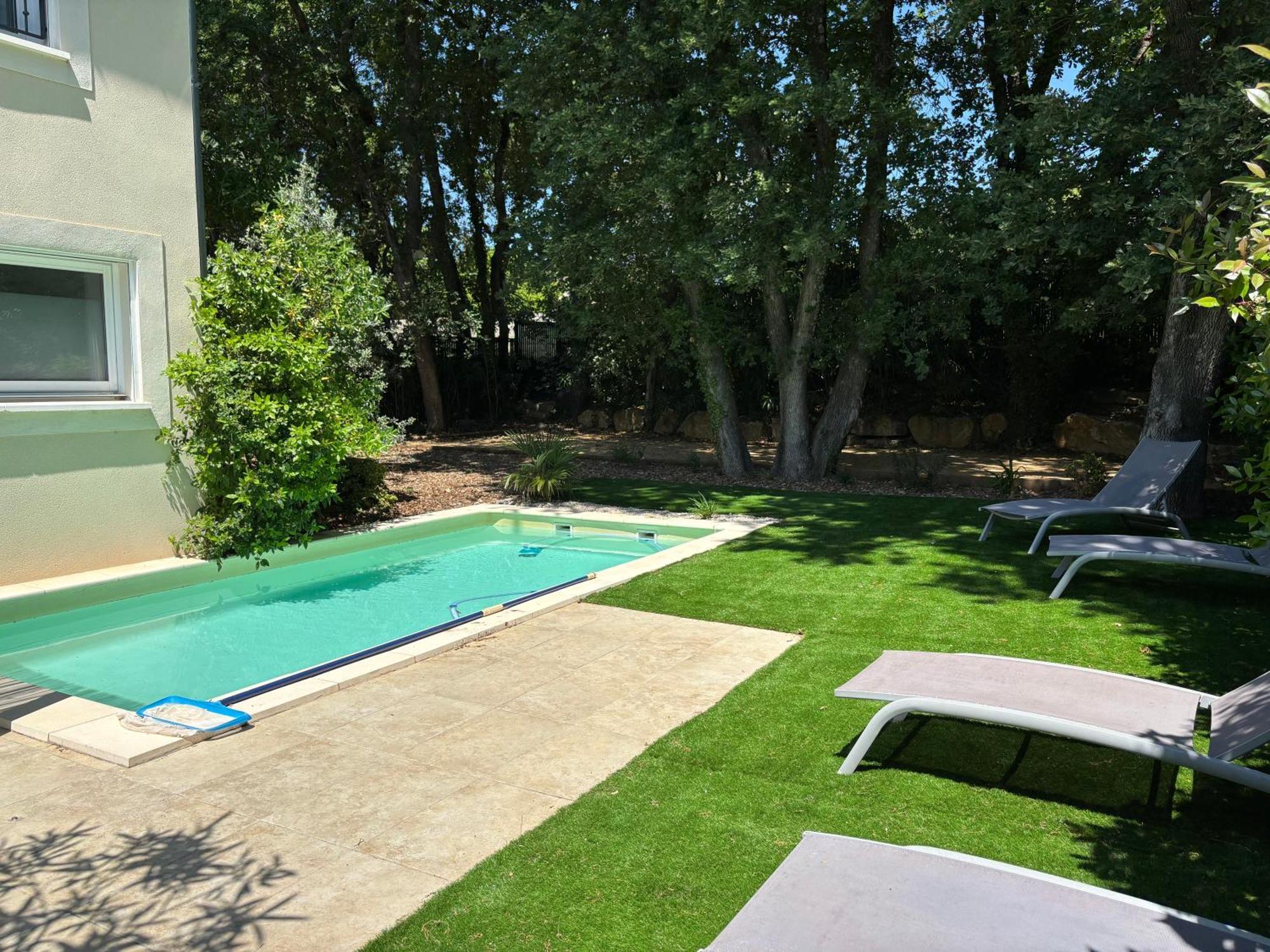 Les Jardins Du Castelas - Piscines, Jardins Et Spas Privatifs Uchaux ภายนอก รูปภาพ